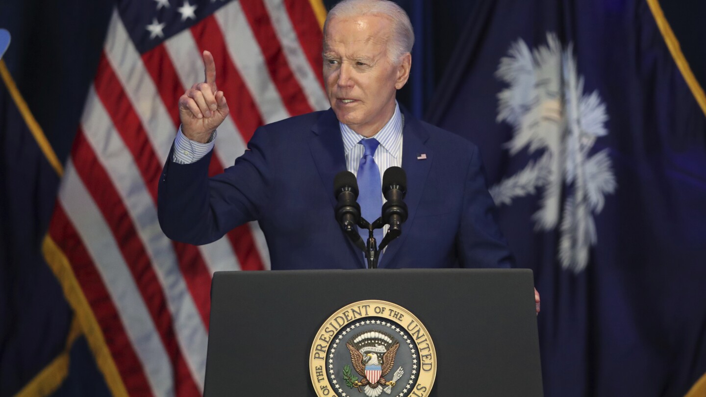 Biden offers to shut down border if Congress sends him a deal | AP News