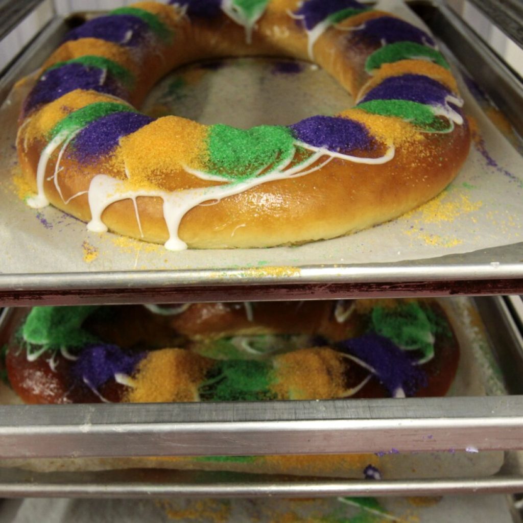 New Orleans thief steals 7 king cakes from bakery in a very Mardi Gras way | AP News