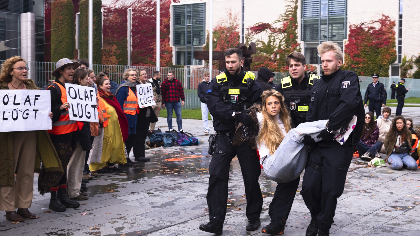 Climate activists in Germany to abandon gluing themselves to streets, employ new tactics | AP News