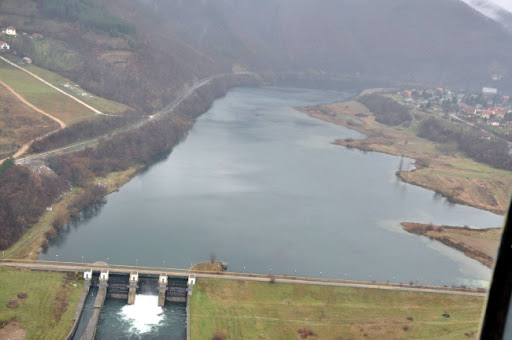 Katamaran počinje da sakuplja otpad s jezera Gazivode