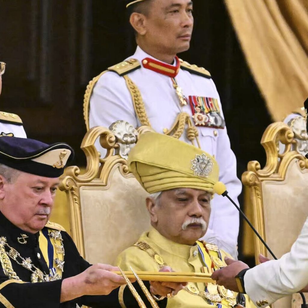 Billionaire Sultan Ibrahim sworn in as Malaysia’s 17th king under rotating monarchy system | AP News