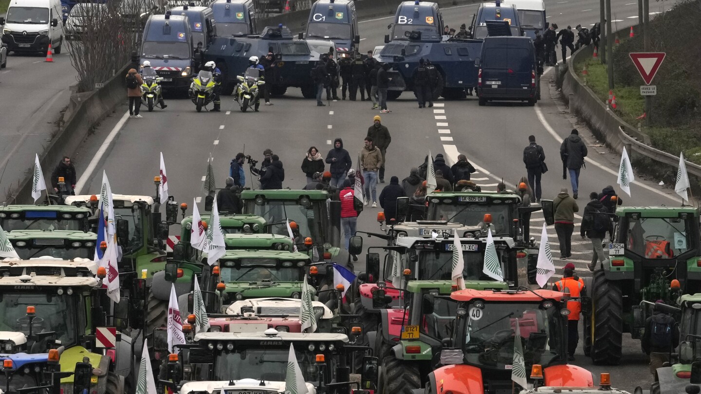 Traffic-blocking farmers now closing in on EU capital in a protest seeking better market conditions | AP News