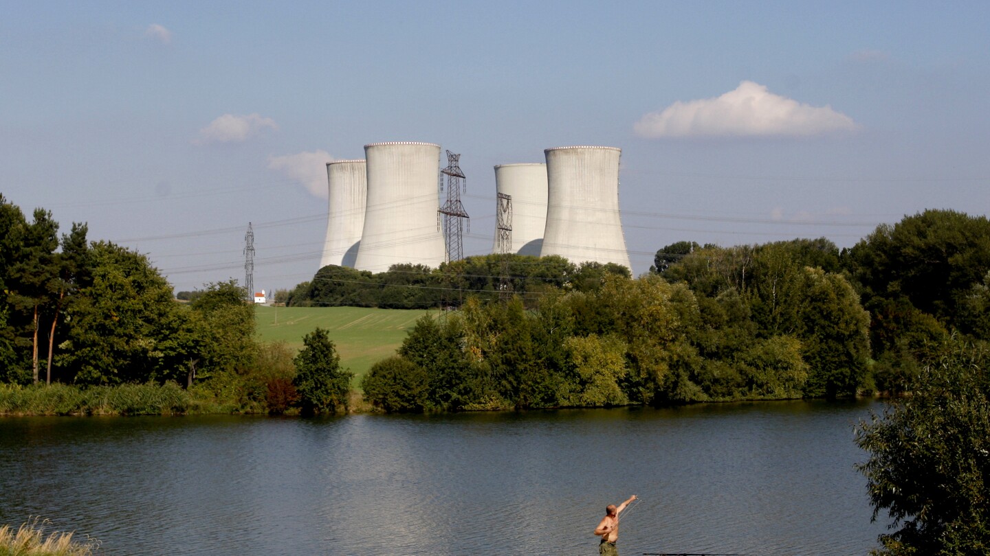 Czech government now seeks to build up to 4 nuclear reactors instead 1 to reduce price | AP News