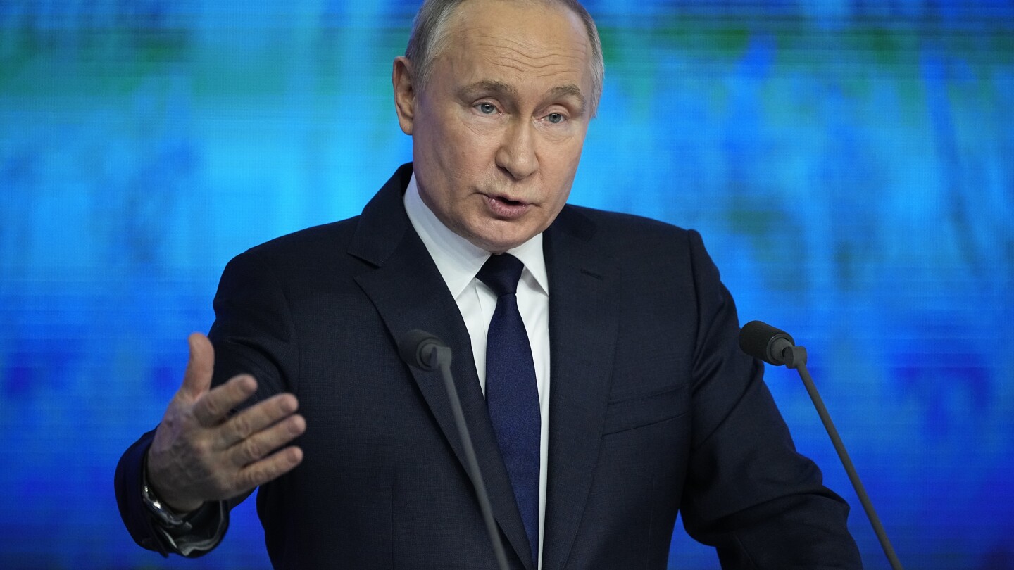 Putin vows to make military gains in Ukraine as he meets with his campaign staff | AP News