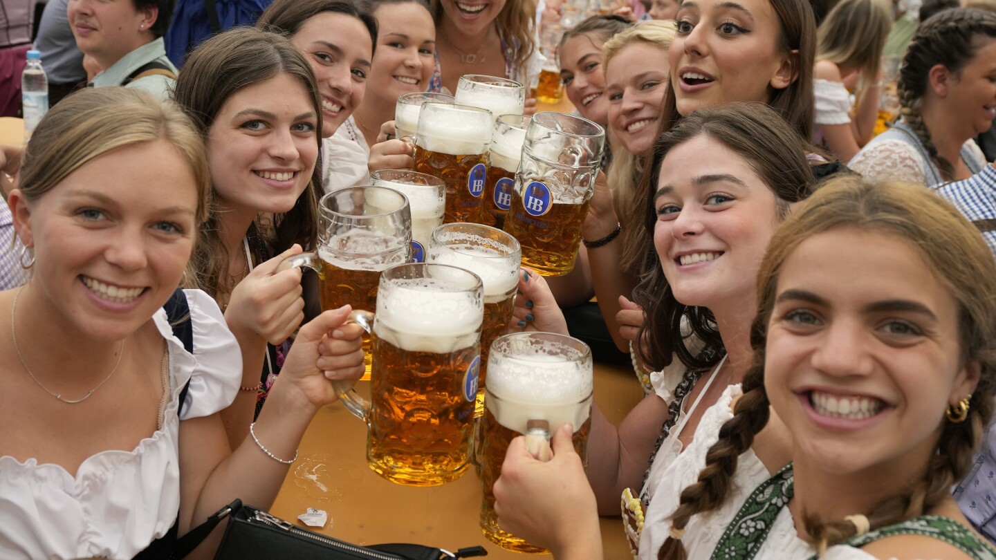 Germans bought less beer last year, resuming a long-term downward trend | AP News