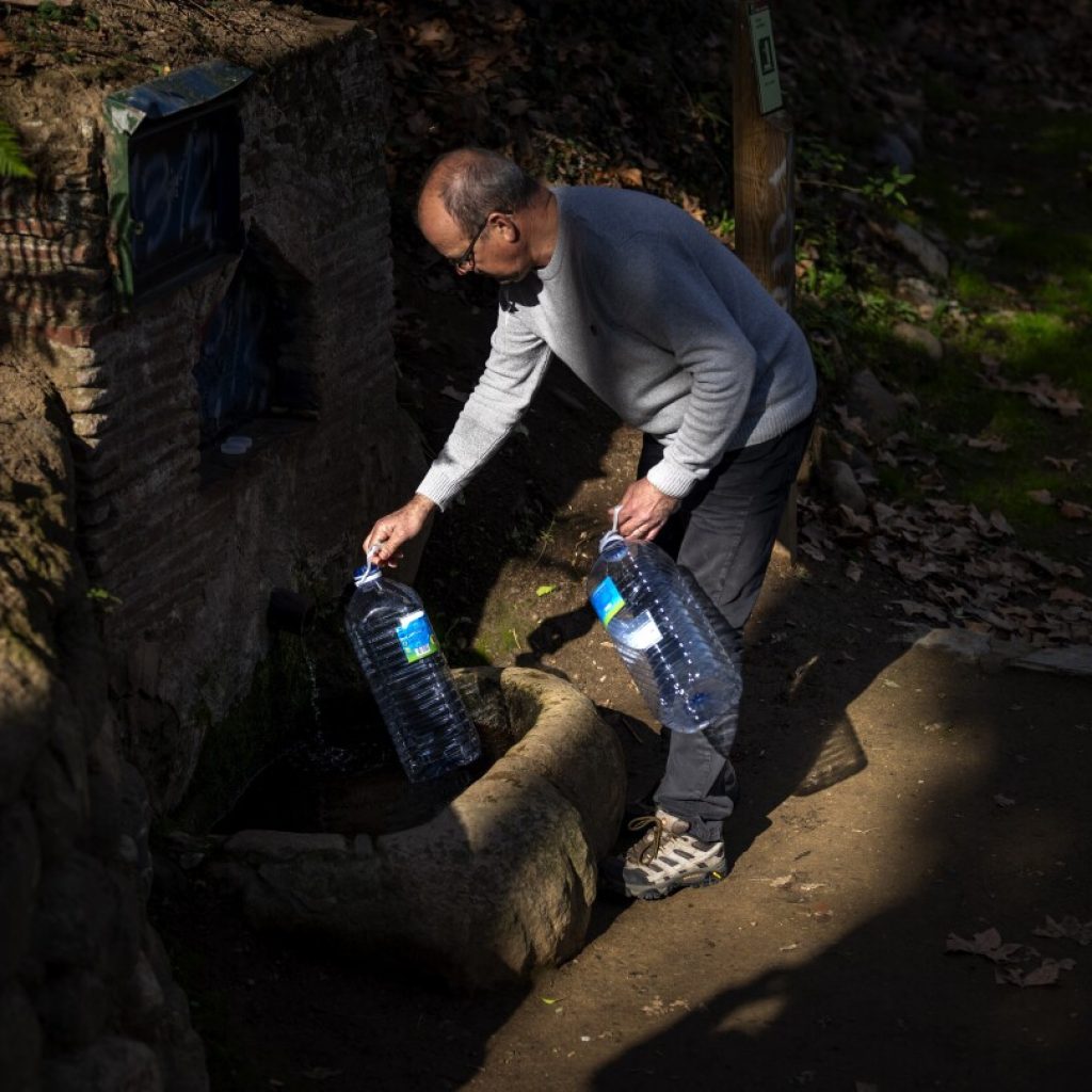 Villages in Spain’s parched northeast struggle to keep drinking water flowing amid drought emergency | AP News