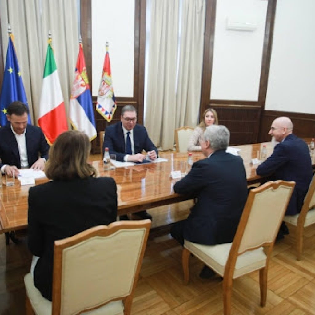 Vučić razgovarao sa predstavnicima Italijanske razvojne banke i ambasadorom