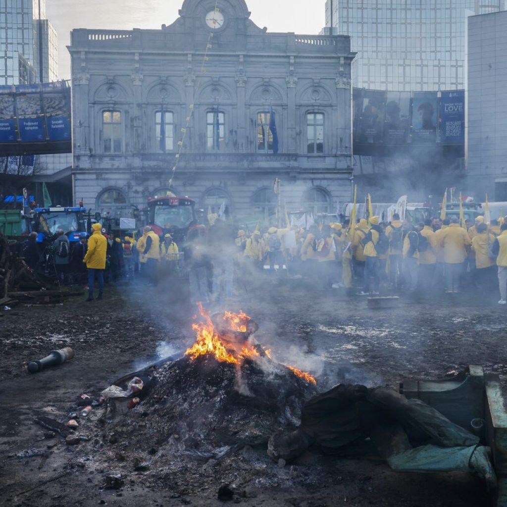 AP PHOTOS: A farming protest movement grips Europe from Brussels and Berlin to Greece and Romania | AP News