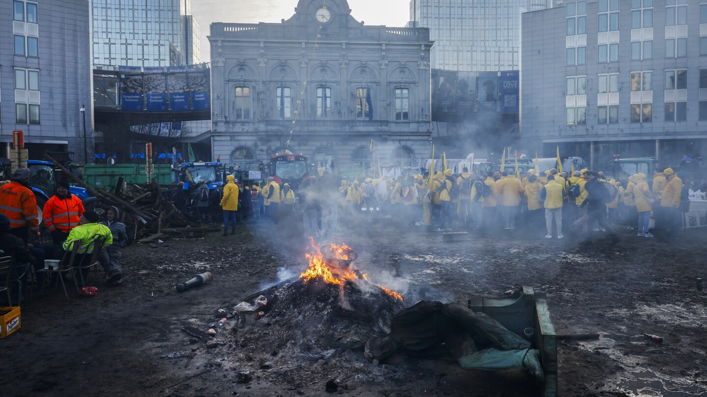 AP PHOTOS: A farming protest movement grips Europe from Brussels and Berlin to Greece and Romania | AP News