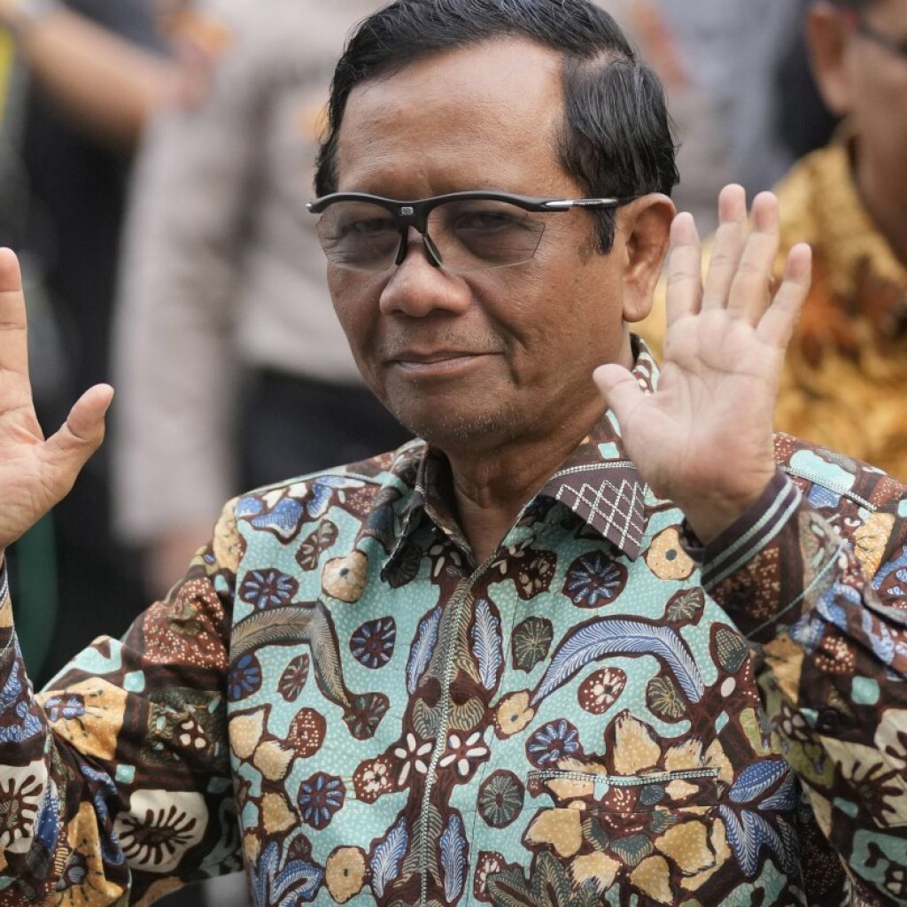 Indonesian security minister quits Cabinet to focus on running for vice president | AP News