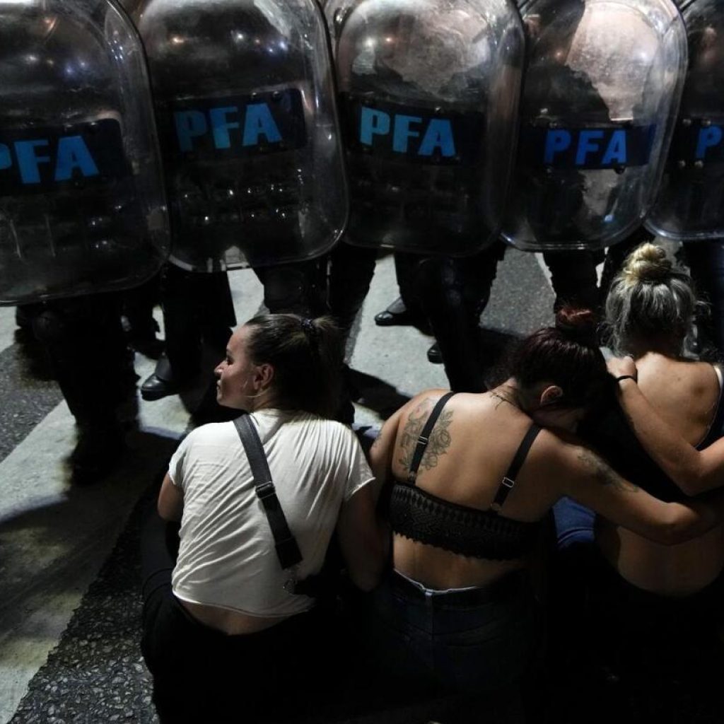 Clashes over reforms in Argentina | AP News