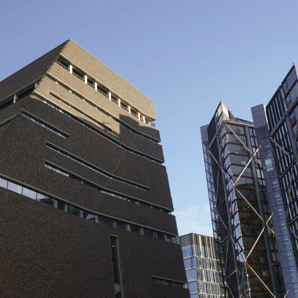 A man dies after falling from the Tate Modern art gallery in London | AP News