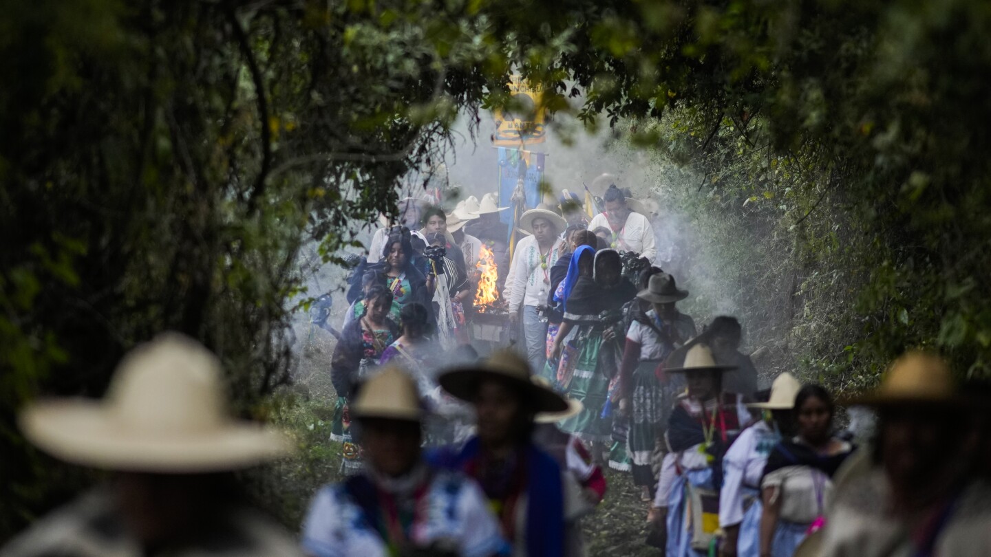 Mexico’s Purepecha Indigenous group welcomes the New Year with ancient ‘New Fire’ ceremony | AP News