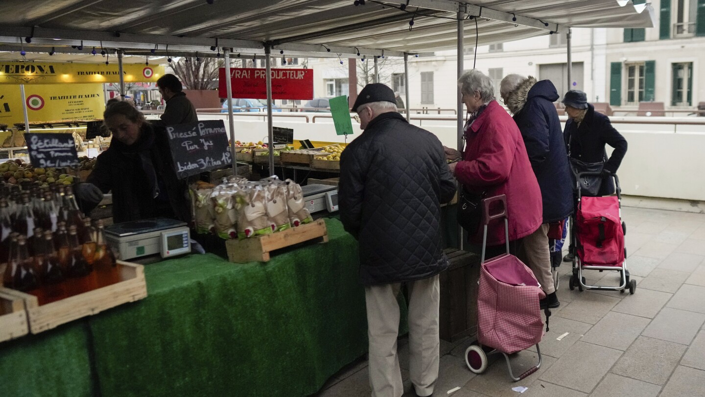 Europe’s farmers are struggling, but some sympathetic consumers have difficulty affording their food | AP News