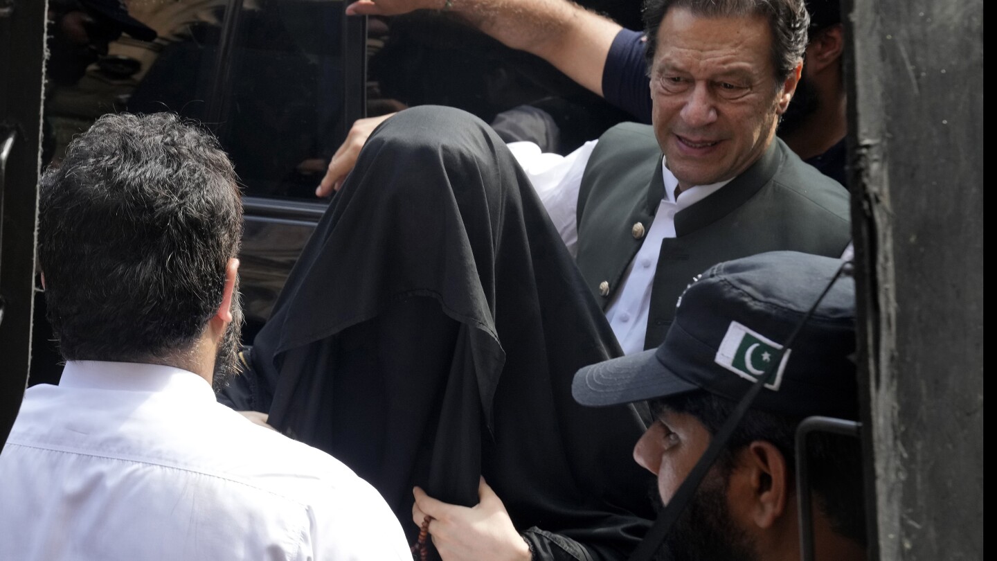 Imran Khan and wife convicted of marriage law violation in a fourth case | AP News