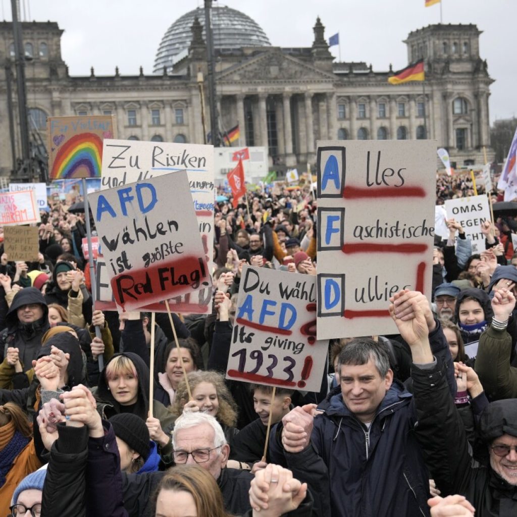 At least 150,000 gather in Berlin to protest the far right | AP News