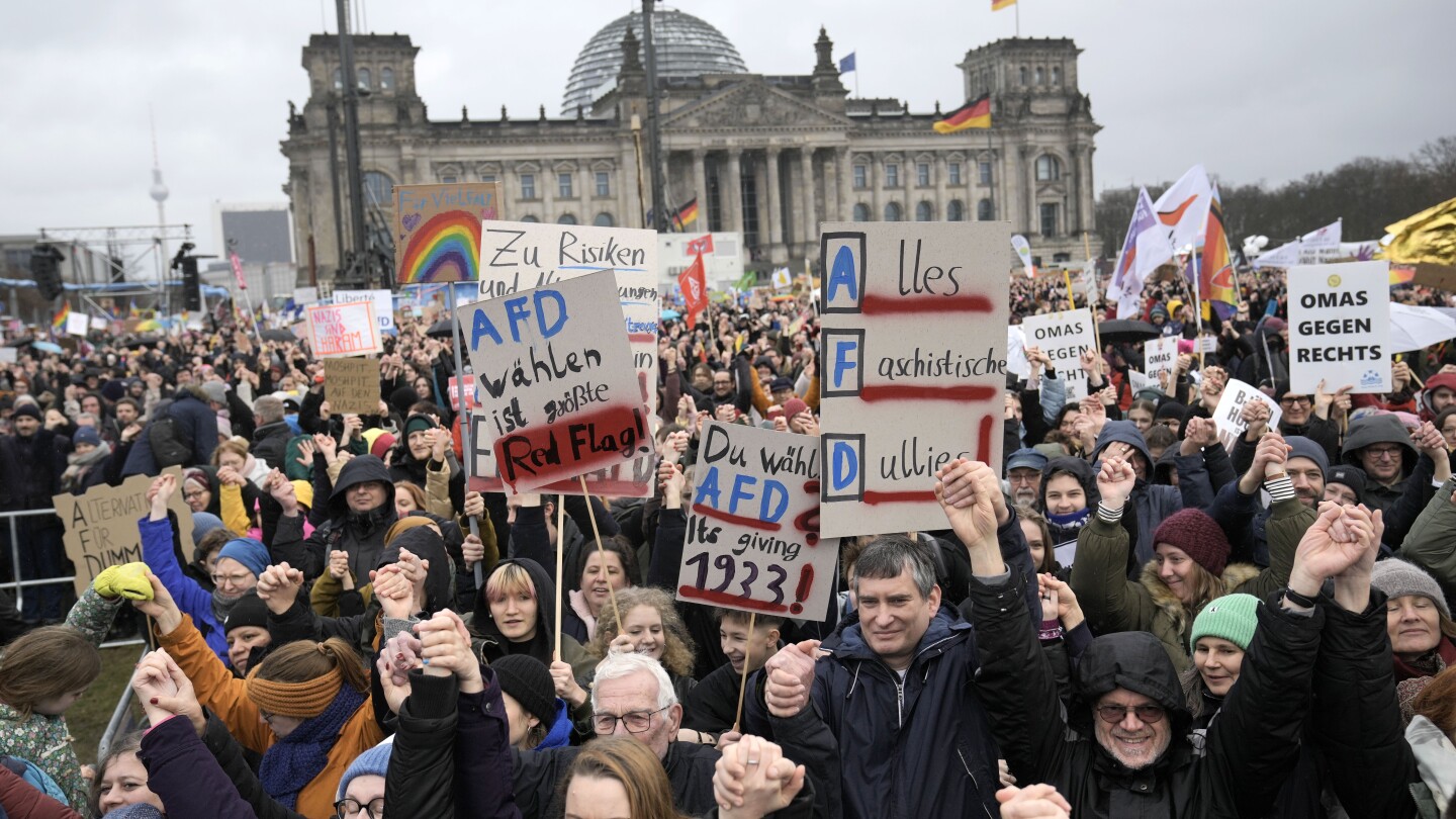 At least 150,000 gather in Berlin to protest the far right | AP News