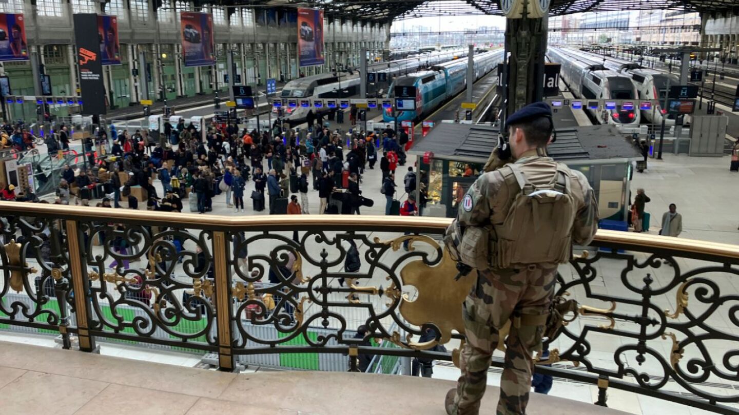 Three people injured in stabbing at Gare de Lyon train station in Paris | AP News