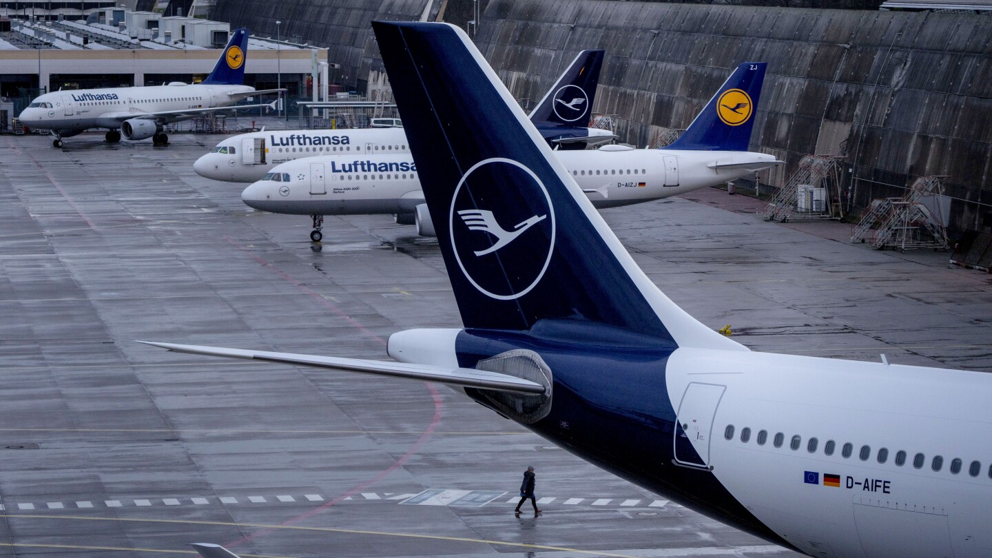 Union calls for Lufthansa ground staff at major German airports to strike on Wednesday | AP News