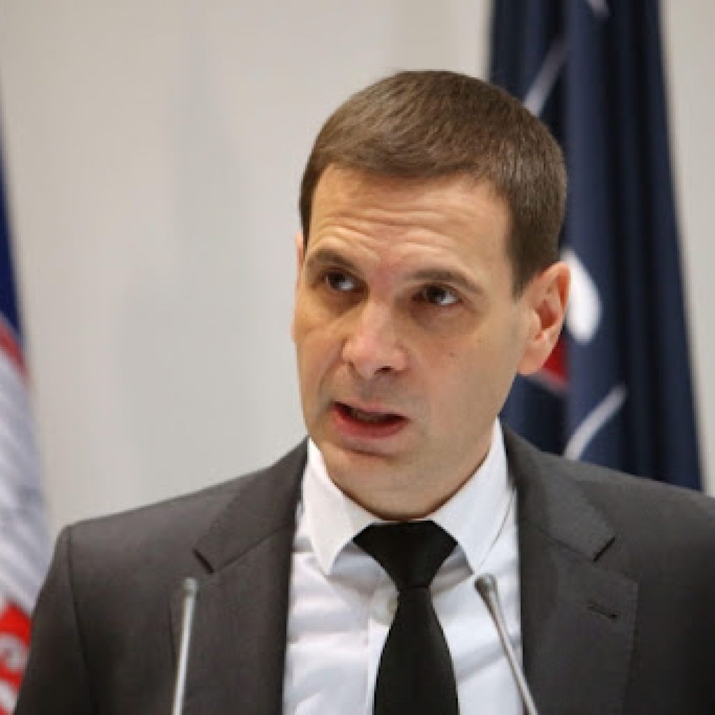 Jovanović (Novi DSS): Srbija pred istorijskim posrnućem, Vučić izdajnik