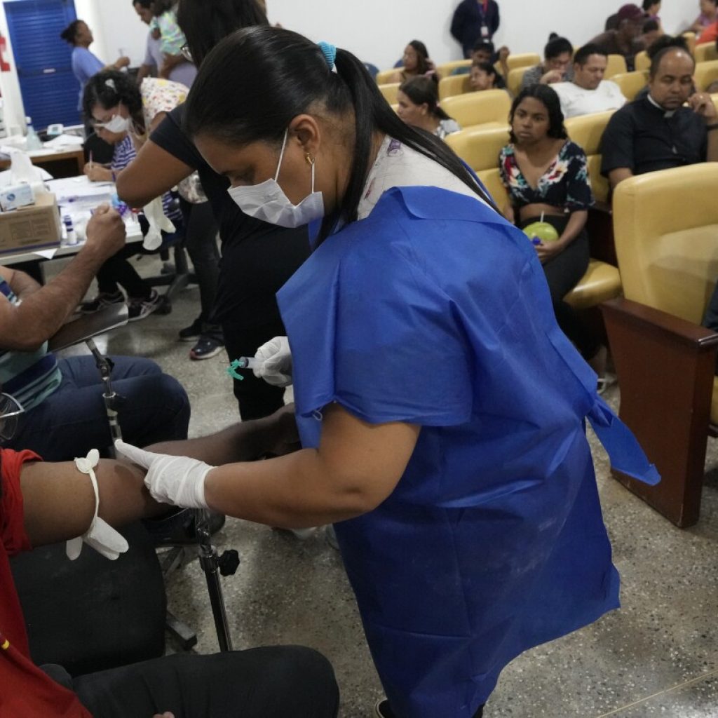 Rio de Janeiro declares a dengue health emergency days ahead of Carnival | AP News