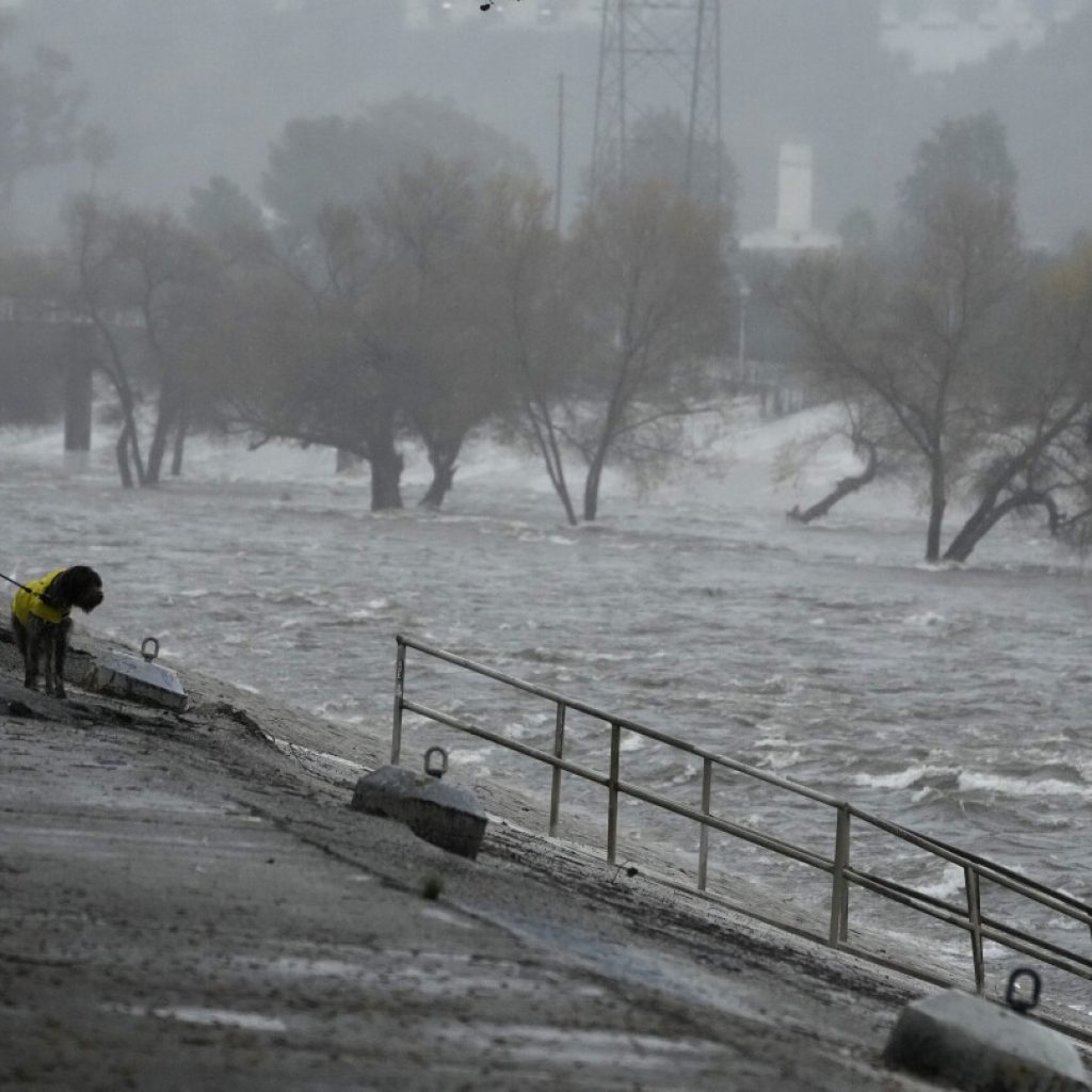 Historic rains threatens to overflow Los Angeles River  | AP News