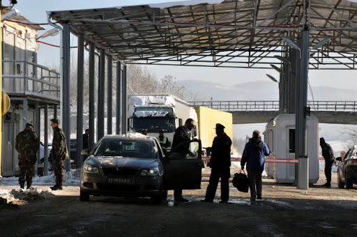 Vozilu NBS sa dinarima za srpsko stanovništvo zabranjen ulaz na Kosovo