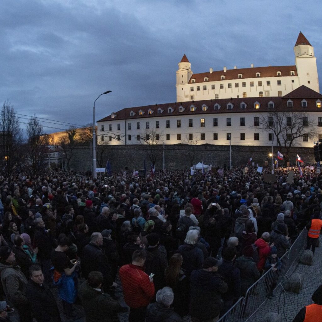 Thousands rally in Slovakia to accuse new government’s plan of going easier on corruption