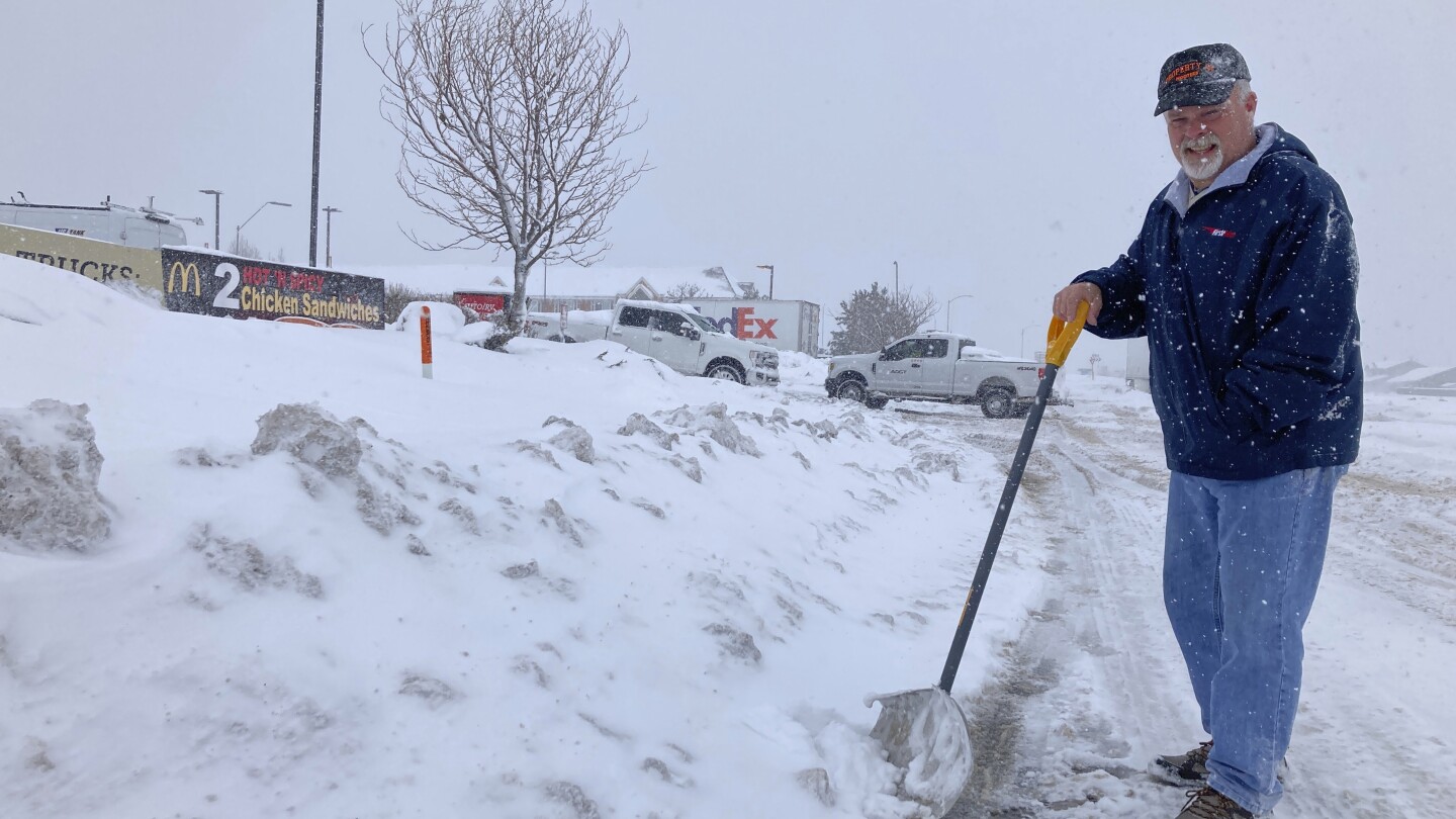 Storms dump heavy snowfall in northern Arizona after leaving California a muddy mess