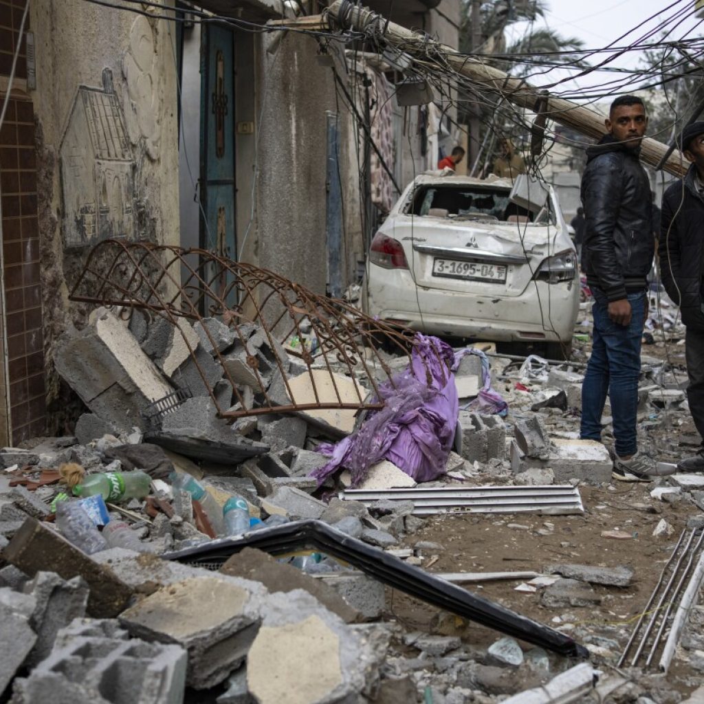 Israeli bombs target Gaza’s crowded Rafah as the US warns Israel against sending troops there