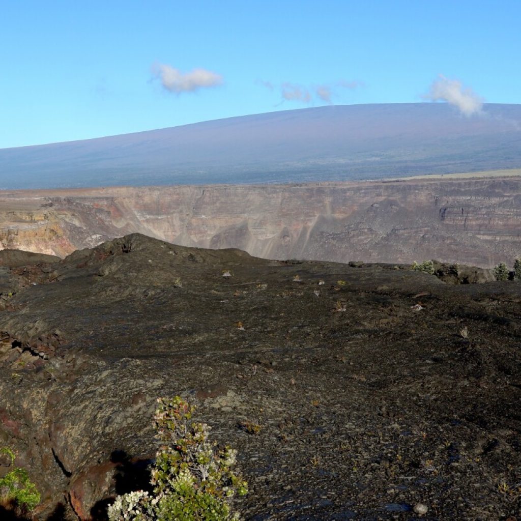 Magnitude 5.7 earthquake strikes Mauna Loa volcano on Hawaii’s Big Island; no tsunami expected