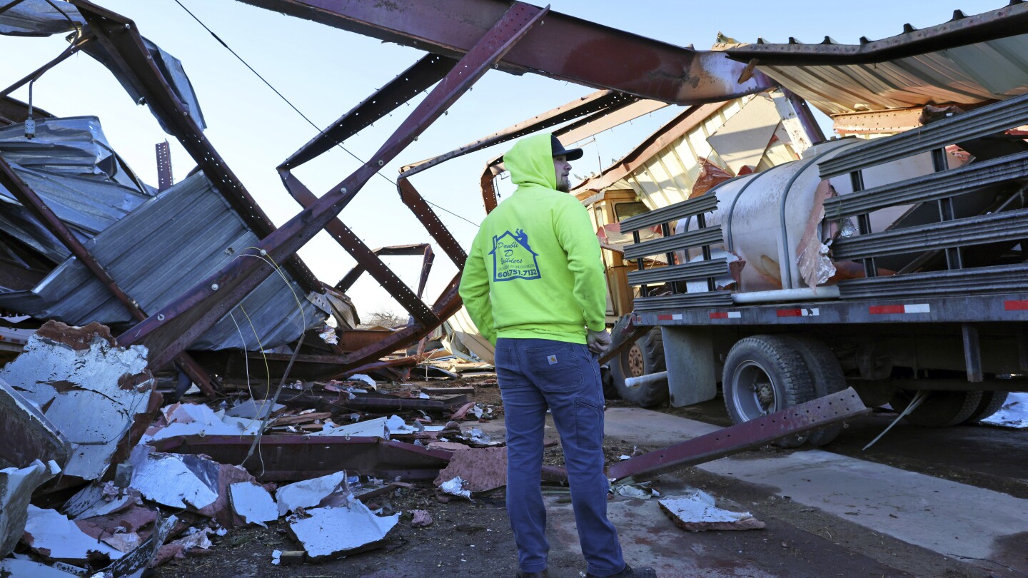 Summer-like conditions with record temperatures lead to first Wisconsin tornadoes in February