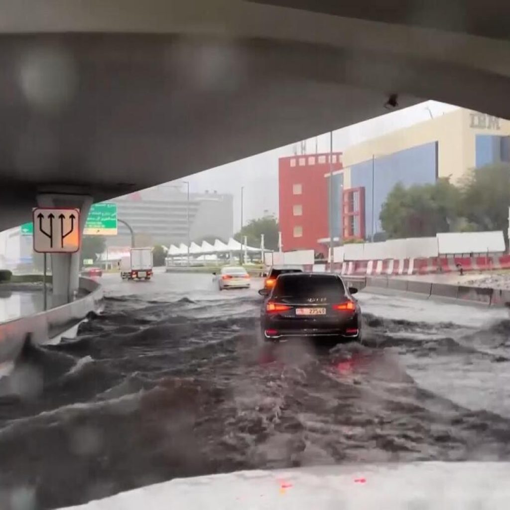 Flooding in Dubai after heavy rain | AP News