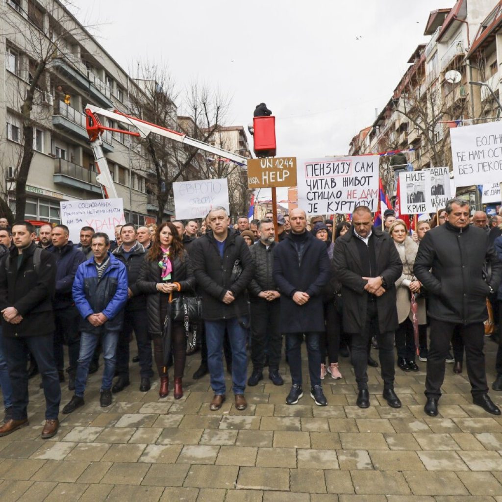 Thousands of minority Serbs protest Kosovo’s decision to abolish the Serbian dinar