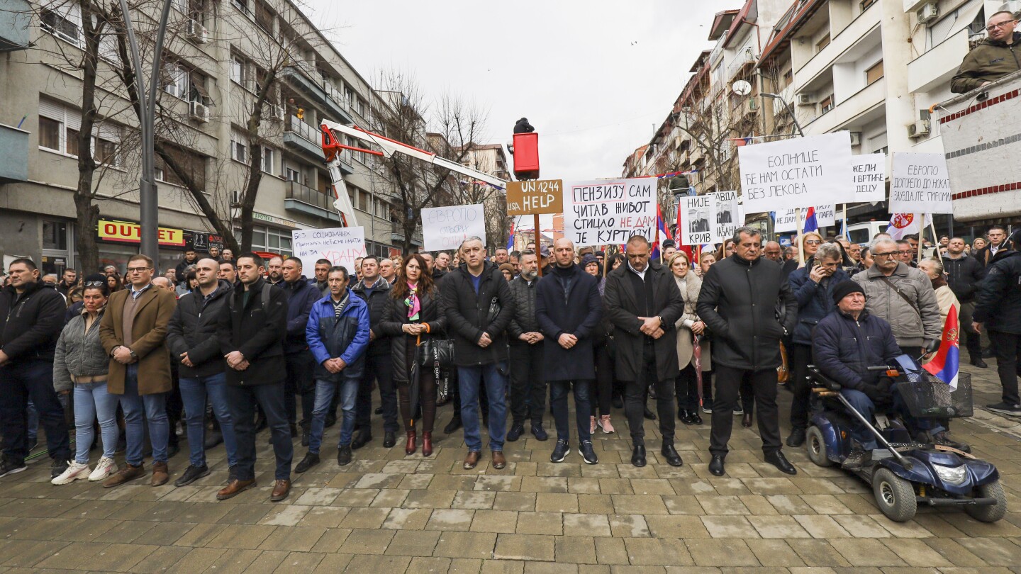 Thousands of minority Serbs protest Kosovo’s decision to abolish the Serbian dinar