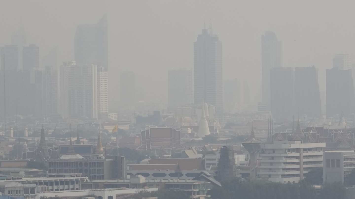 High air pollution levels in Thai capital spark order for city employees to work from home