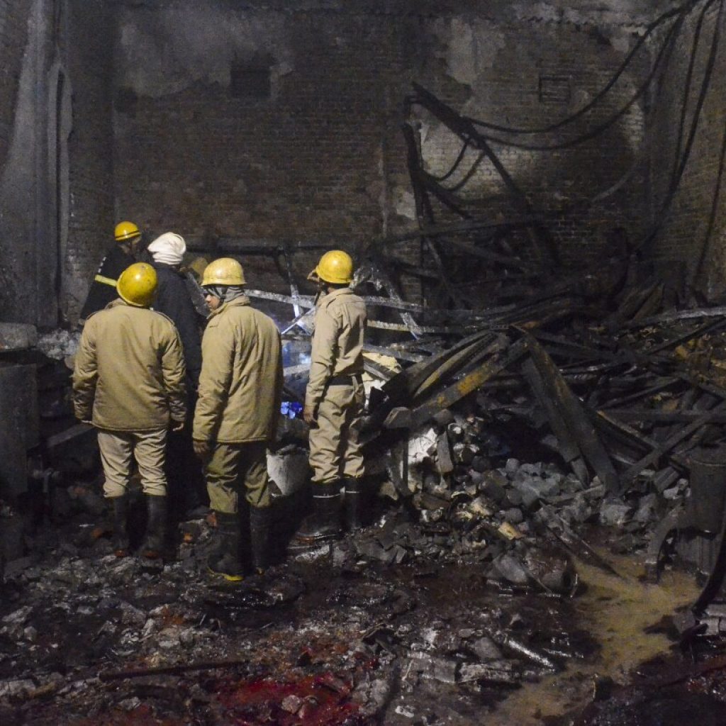 At least 11 dead and 4 injured in massive fire at paint factory in New Delhi