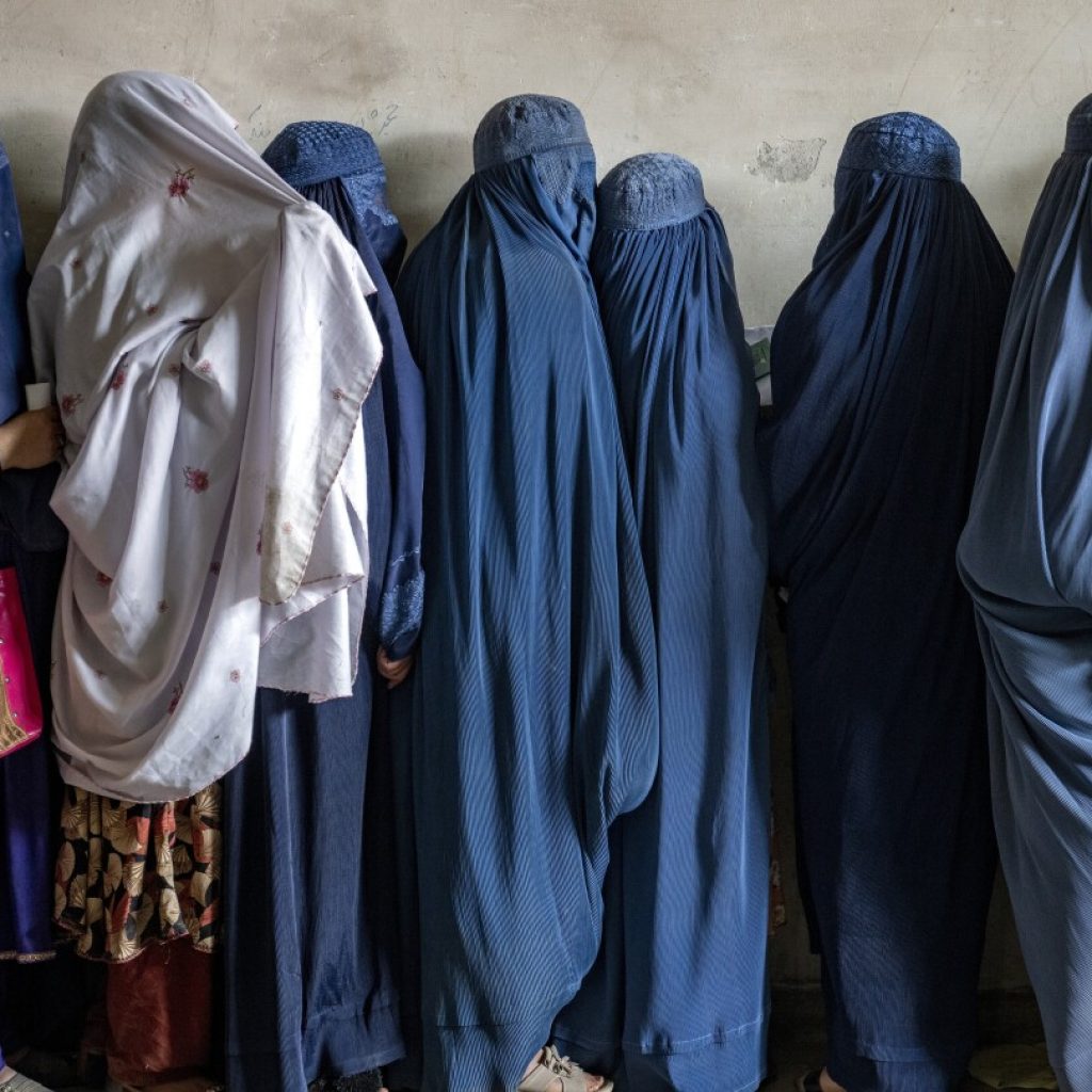 Afghan women fear going out alone due to Taliban decrees on clothing and male guardians, UN says