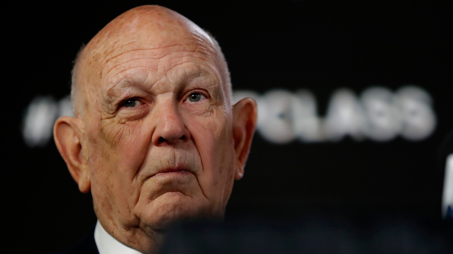 Lefty Driesell, folksy, fiery coach who put Maryland on college basketball’s map, dies at 92