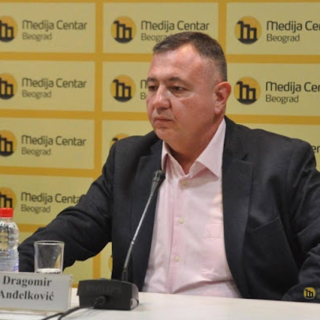 Dragomir Anđelković za BETU: Vučić spreman na cenkanje da bi izbegao međunarodnu istragu