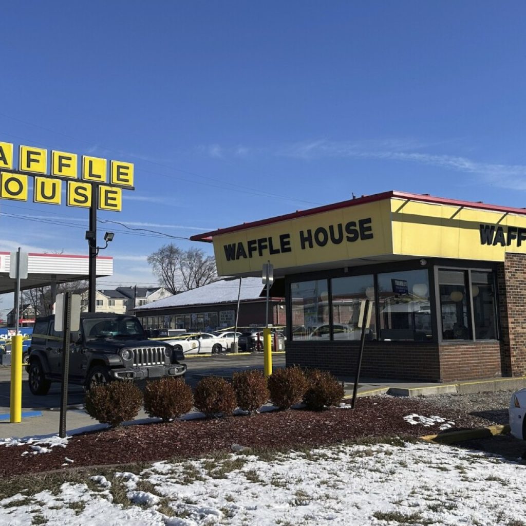 Waffle House shooting in Indianapolis leaves 1 dead, 5 injured, police say