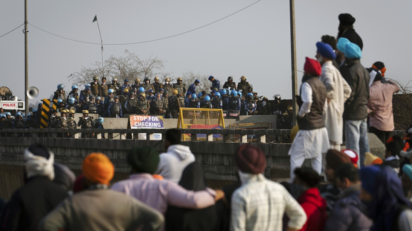 Indian farmers reject government offer and say they will carry on marching to New Delhi