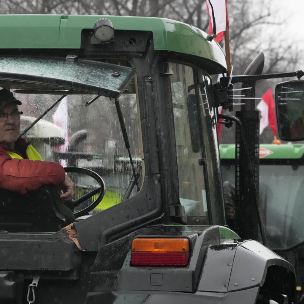 Poland is concerned by pro-Putin slogans at farmers’ protests, saying Russian agents may be to blame