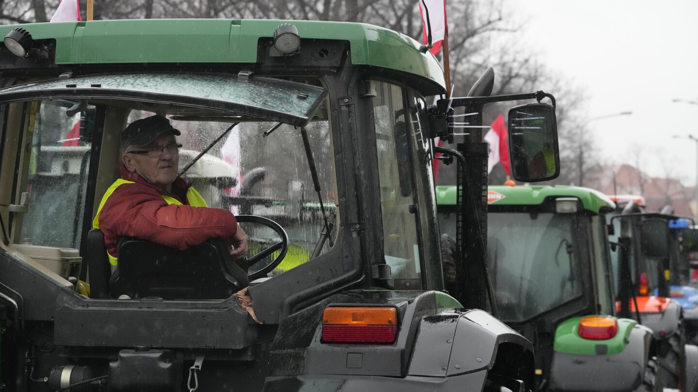 Poland is concerned by pro-Putin slogans at farmers’ protests, saying Russian agents may be to blame