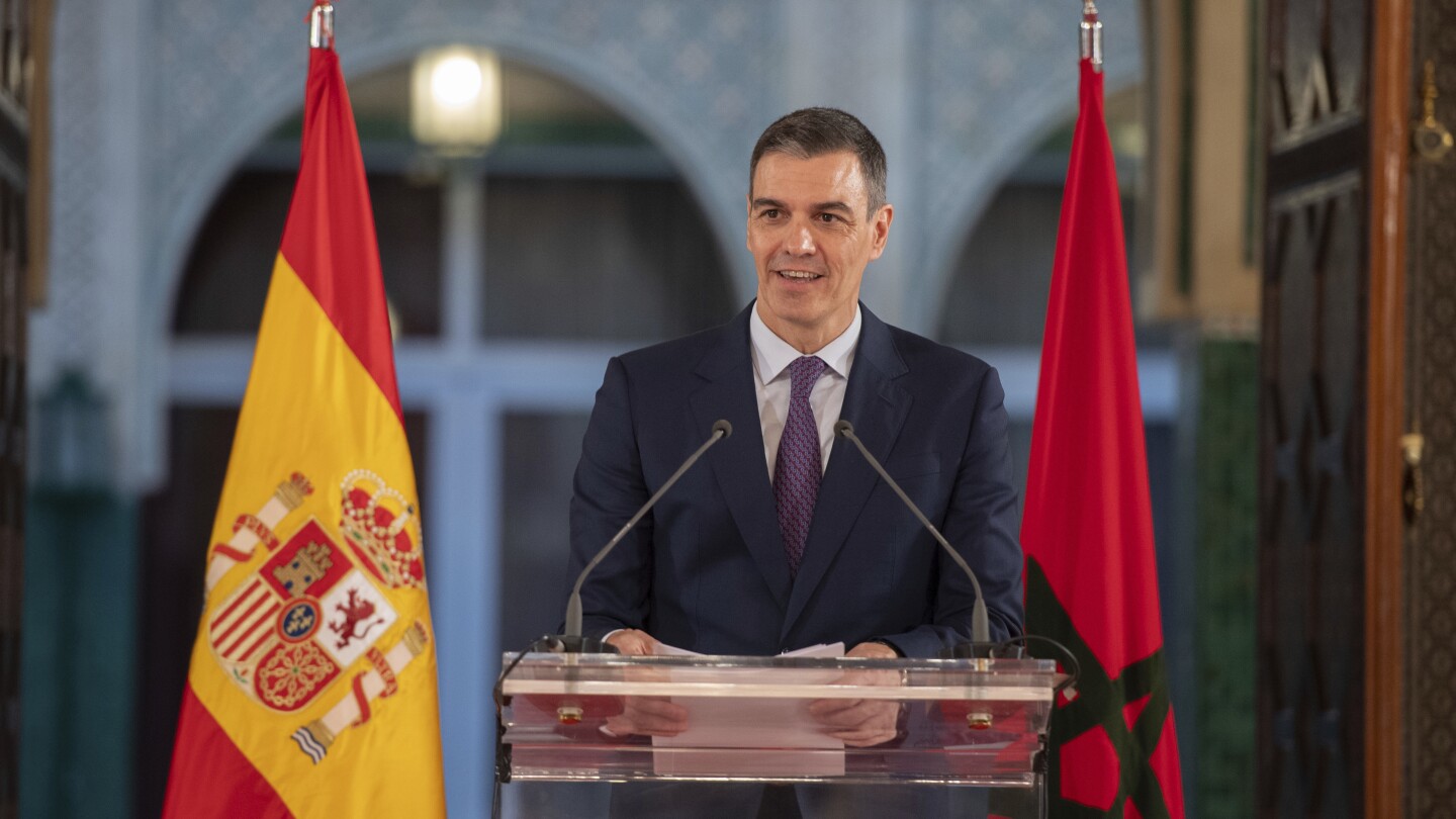 Spain’s prime minister meets with Morocco’s king and discusses migration and the Israel-Hamas war