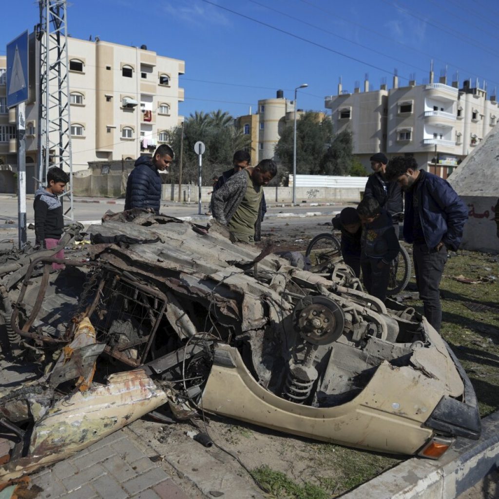 Displaced Palestinians say there is ‘no safe place’ in Gaza as war goes on | AP News