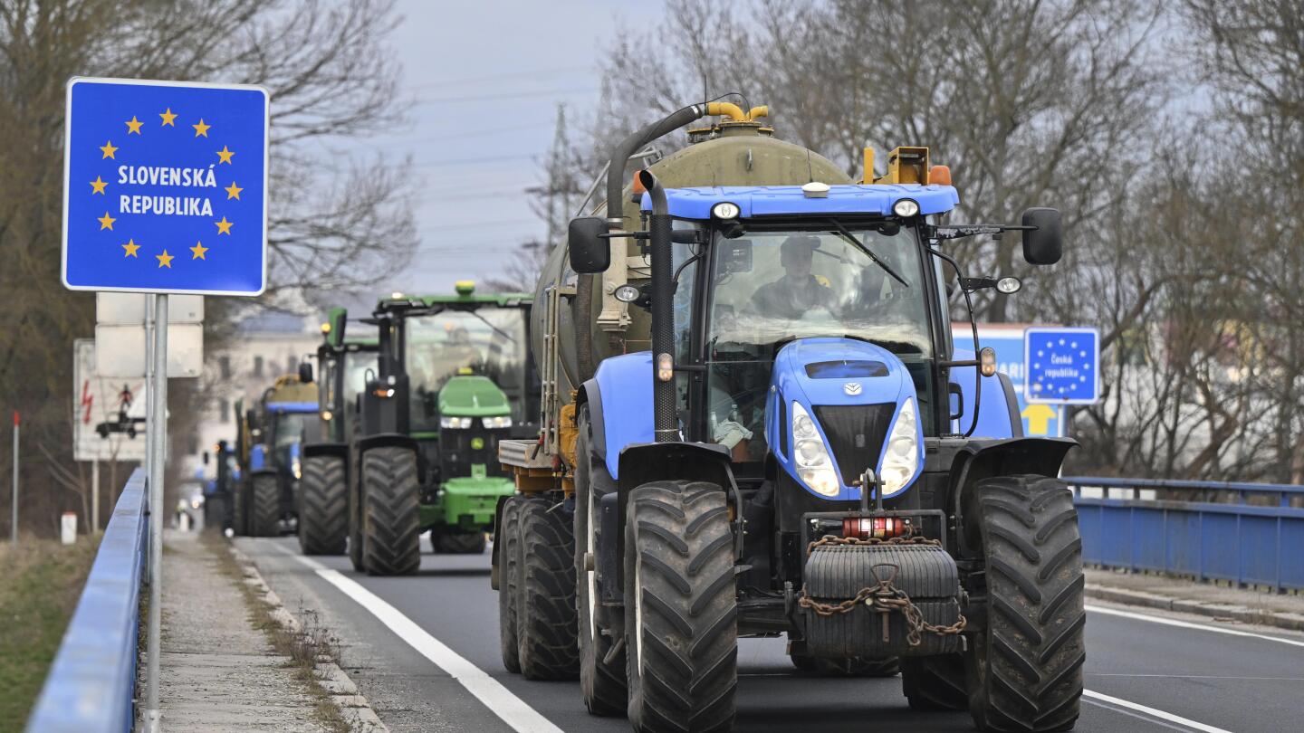 Farmers from 10 EU countries join forces – and tractors – to protest agricultural policies