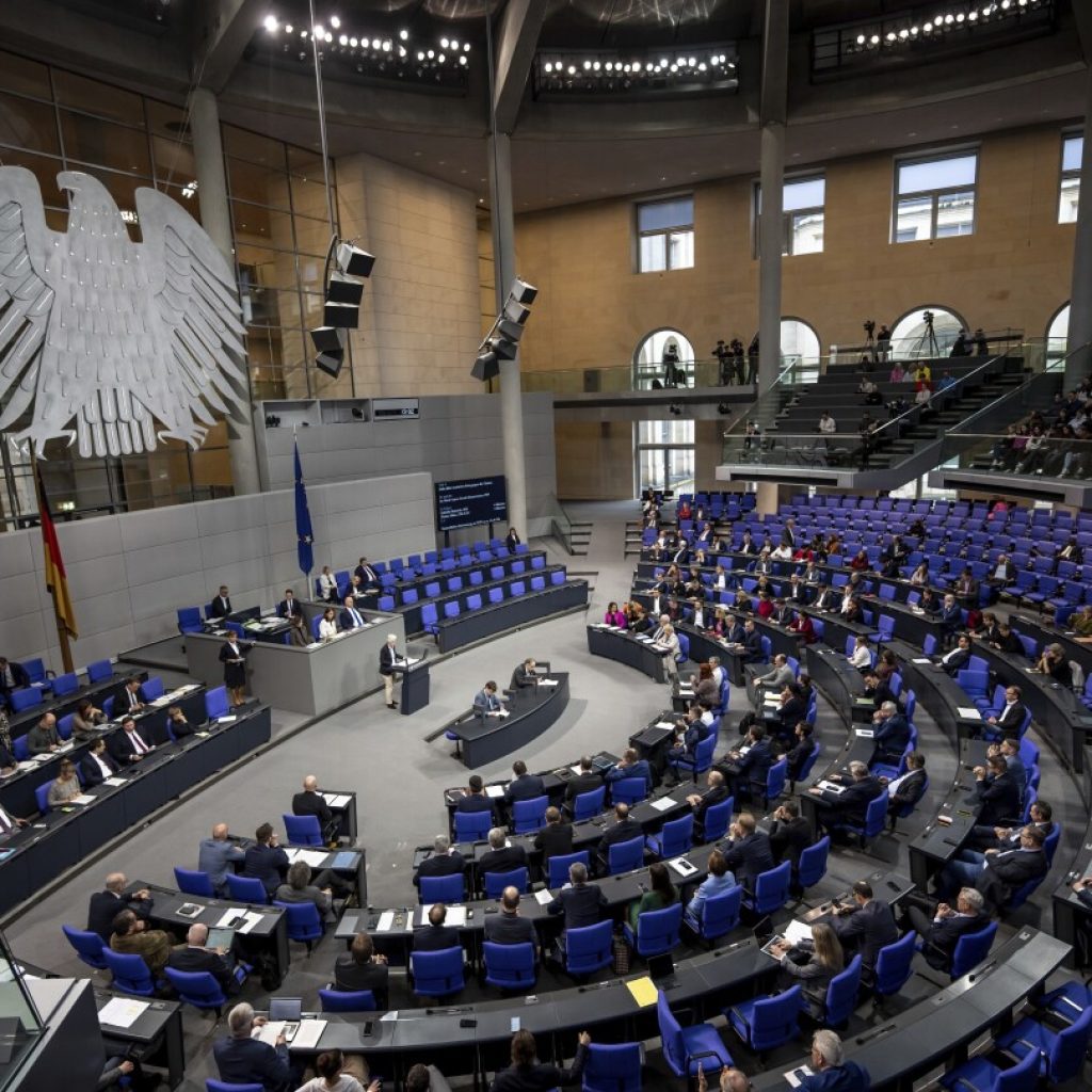 German lawmakers back sending further long-range weapons to Ukraine, but vague on details