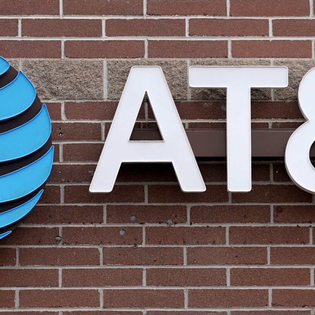 AT&T will give $5 to customers hit by cellphone network outage