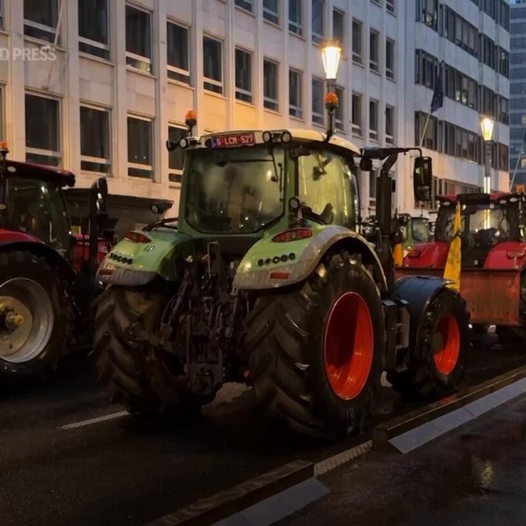 Protesting farmers bring tractors back to Brussels as agriculture ministers meet | AP News